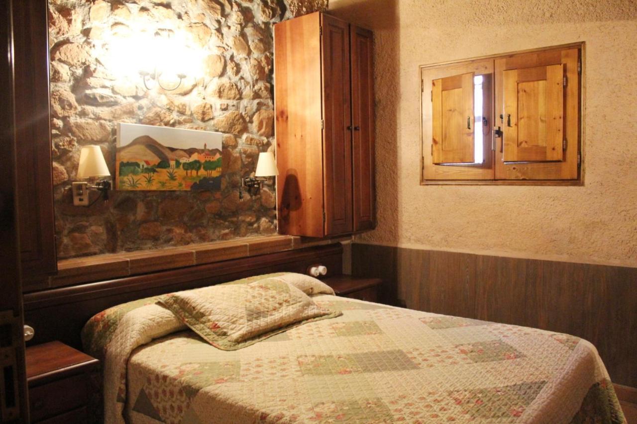 Masia Can Felip B&B Llinars del Valles Exterior foto