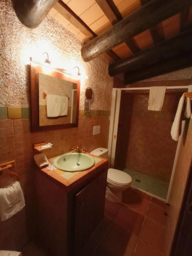 Masia Can Felip B&B Llinars del Valles Exterior foto