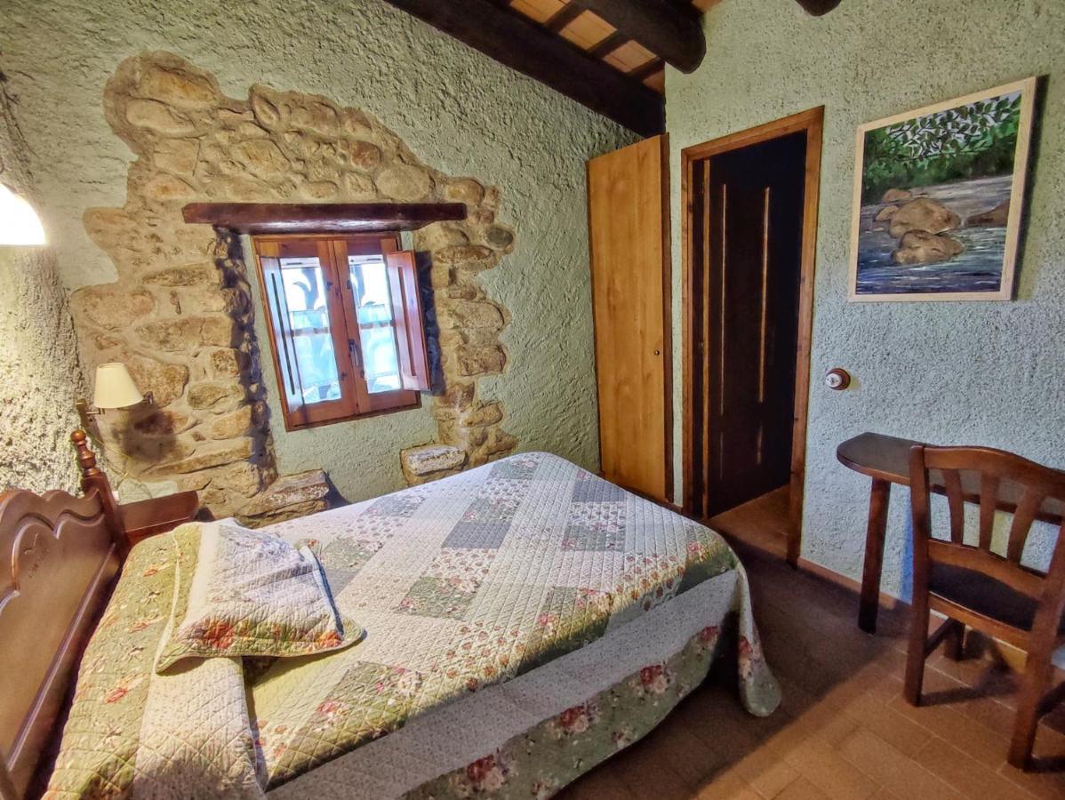 Masia Can Felip B&B Llinars del Valles Exterior foto