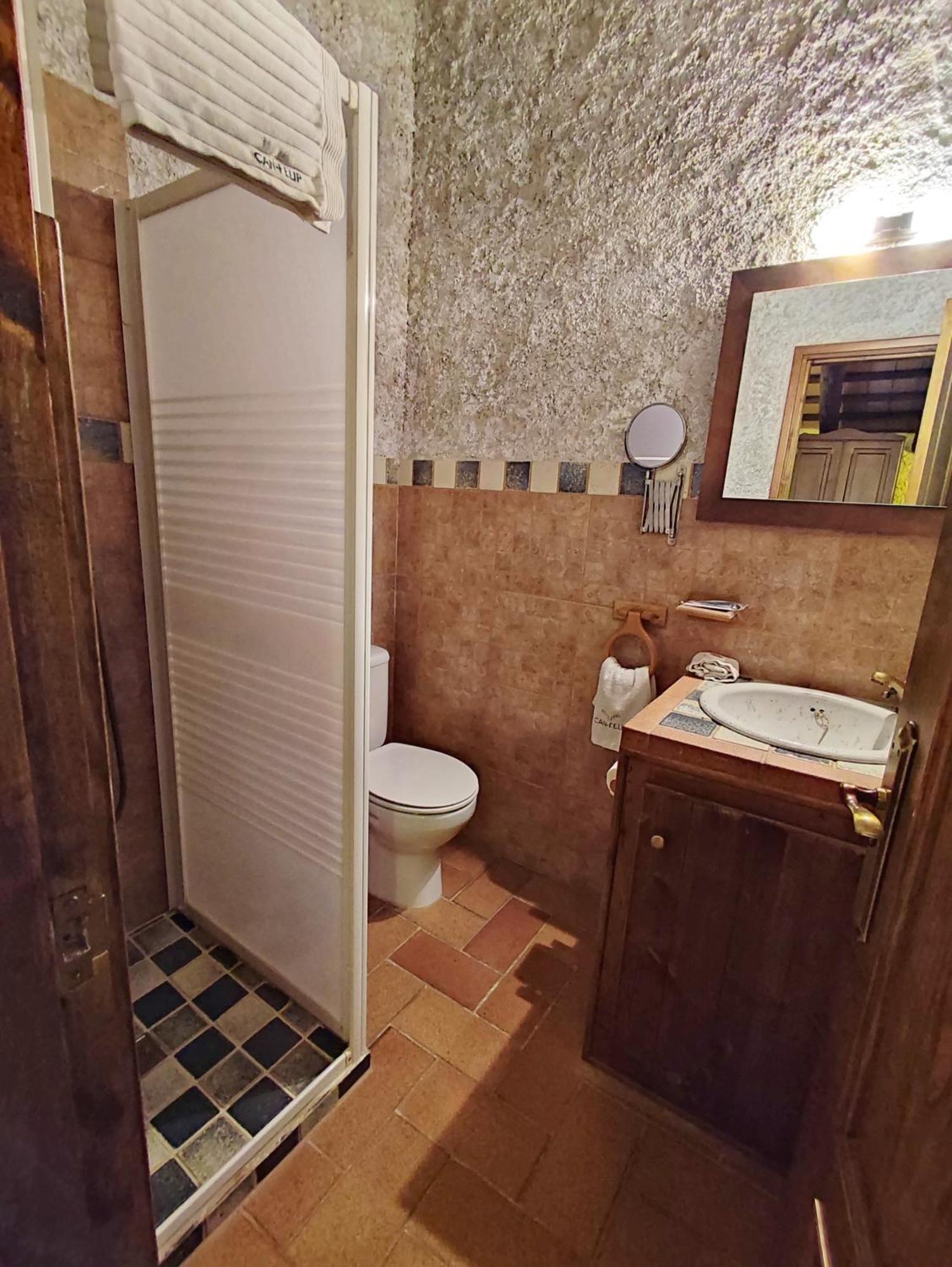 Masia Can Felip B&B Llinars del Valles Exterior foto