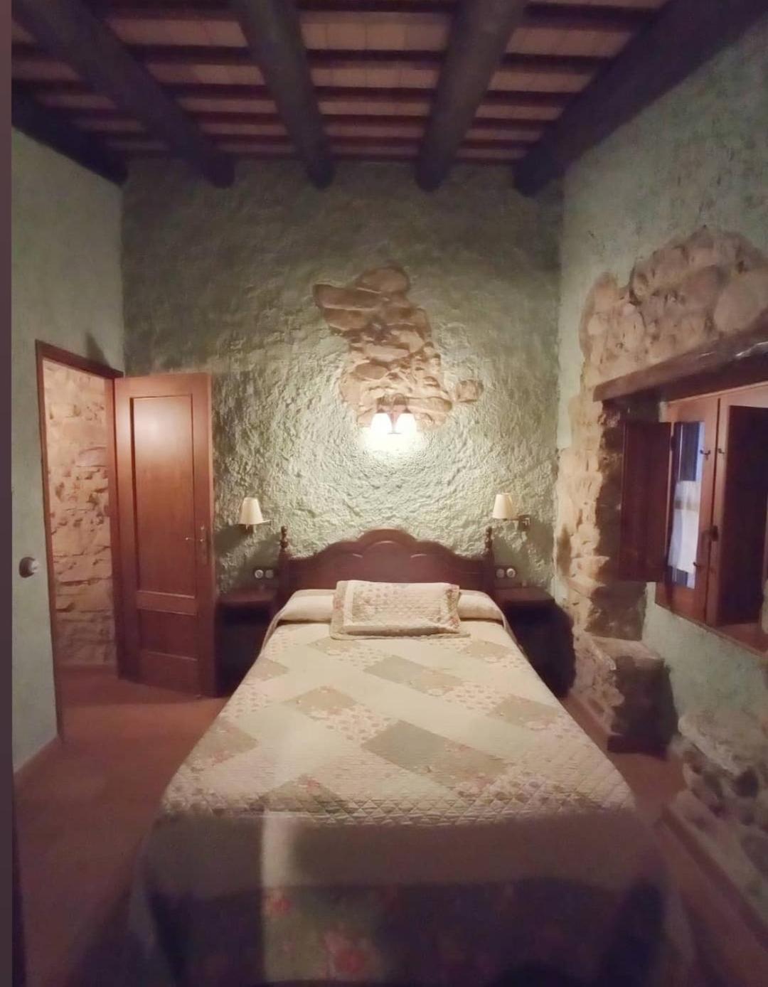 Masia Can Felip B&B Llinars del Valles Exterior foto