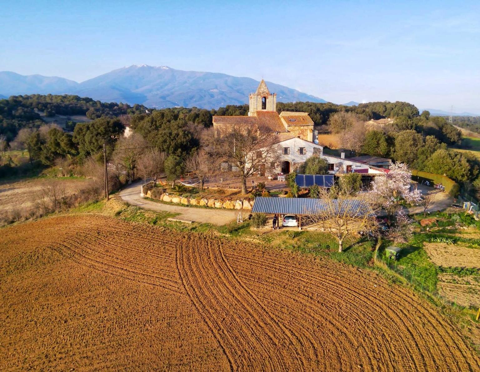 Masia Can Felip B&B Llinars del Valles Exterior foto